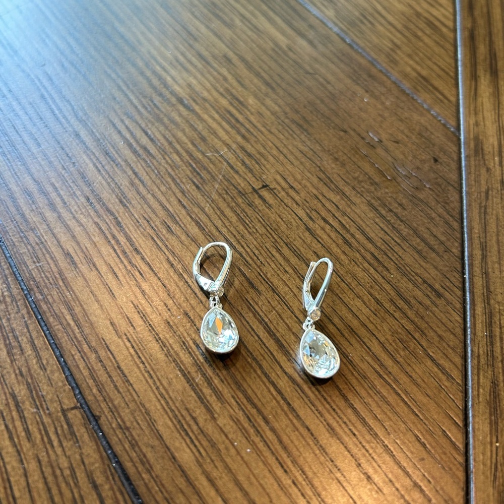 Glamorous drop faux diamond earrings - new!